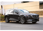 Foto Mazda CX-9 SIGNATURE AWD 18 gris 5 Puertas Transmisión Automática 60 Kilómetros $470 Mil Pesos\ 81-8095-7389. SE REMATA a la mejor OFERTA,, la mejor opción del segmento por PRECIO, KILOMETRAJE y ser la versión mas equipada. 
Solo 60,000 kms (Comprobables con las fechas y sellos de la agencia), único dueño, factura agencia, nunca chocada, todos los servicios de agencia.
Signature (la mas equipada)
AWD, increible control de traccion en las 4 ruedas, sensor de salida de carril con opciones de asistencia para regreso al carril o solo alerta con sonido y vibración al volante,  Navegación incluida con mapas de MX y USA, proyección en parabrisas de velocidad, vel. Max permitida,, presencia de. Autos al lado, y asistencia de salida de carril, luz led alrededor de parrilla, Piel Nappa Alcantara y Madera con luz led en decl.
3 filas asientos, ideal para viajar 7 pasajeros o bien hasta 3 bebes con opciones de convertir asiento en cambiador y desplazarte de una fila de asientos a otra, varias configuraciones para cajuela amplia. Nunca siniestros. 12 bocinas BOSE con 2 subwoofer.